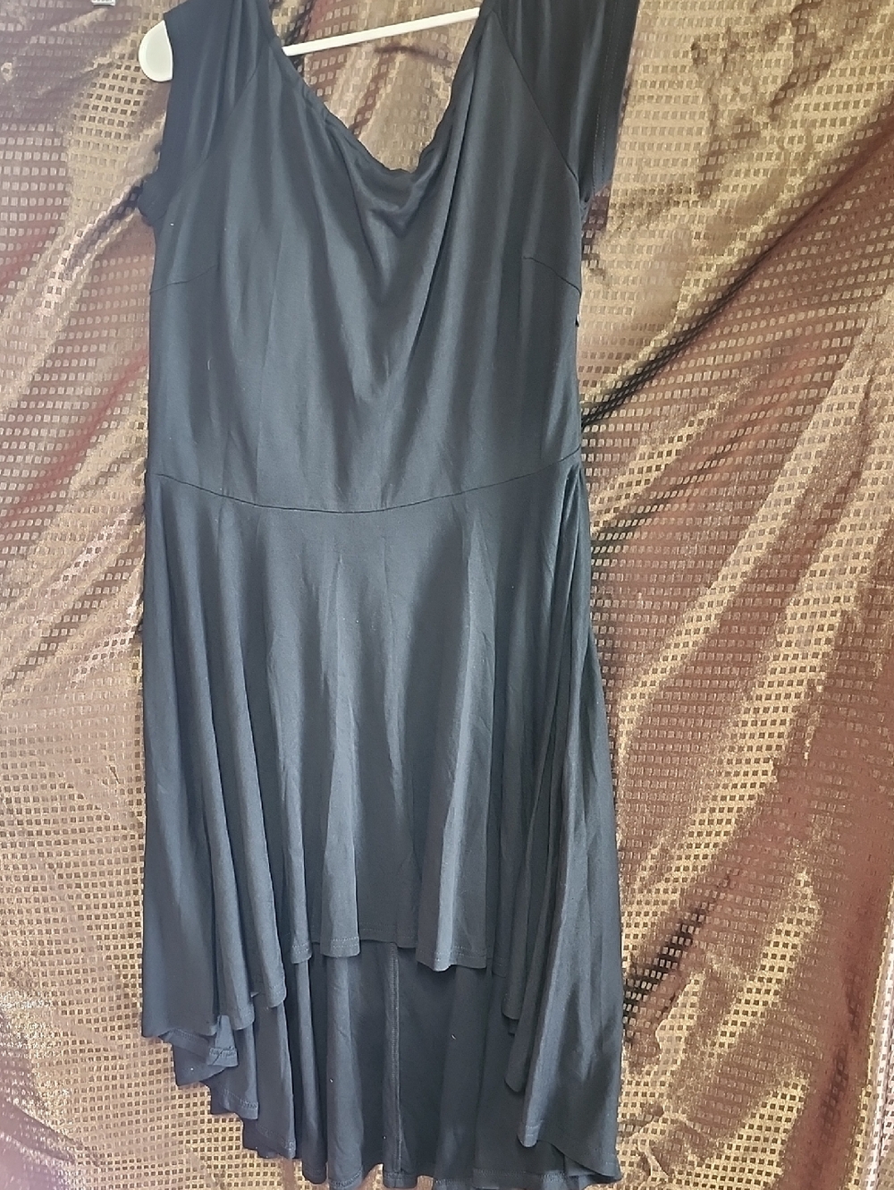 *Black High-Low V-Neck Dress - Classic Evening Style